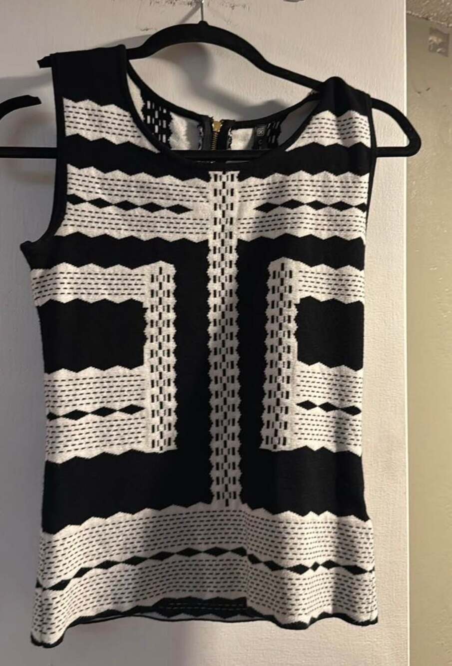 Cirana Black and White Geometric Knit Sleeveless Dress with Back Zipper